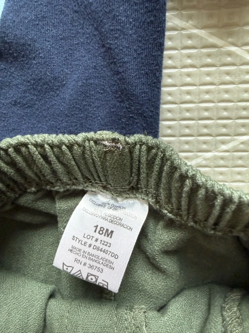 Children’s place|Baby boy/toddler set-Mama's Boy Navy Tee & Olive khakis pants• - Picture 6 of 6